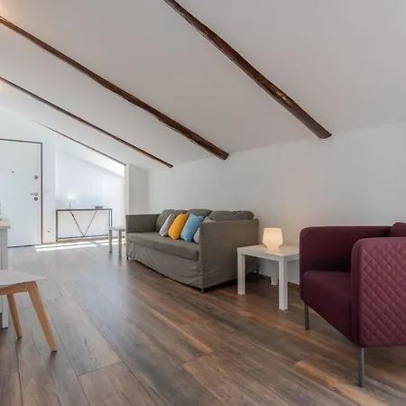 Apartman Mansarda Svizzera By Wonderful Italy