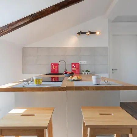 Apartman Mansarda Svizzera By Wonderful Italy