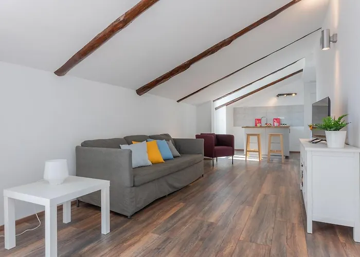 Apartment Mansarda Svizzera By Wonderful Italy