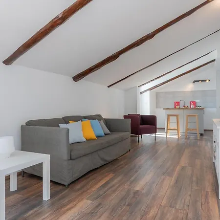 Apartment Mansarda Svizzera By Wonderful Italy
