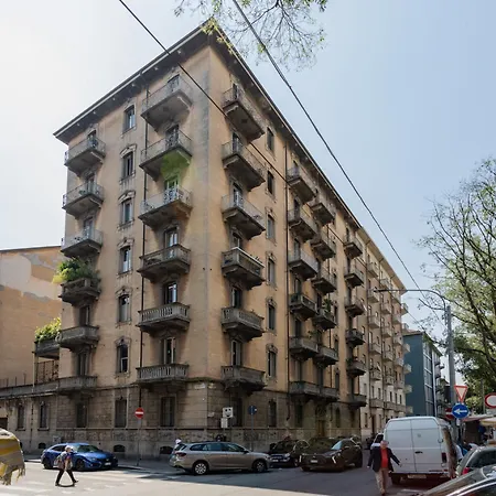 アパート Mansarda Svizzera By Wonderful Italy