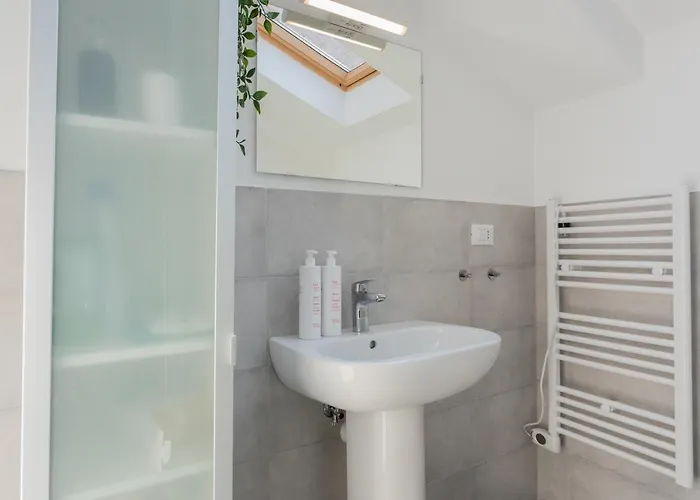 Apartment Mansarda Svizzera By Wonderful Italy