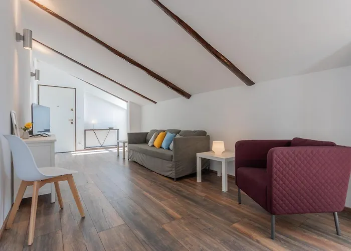 Apartment Mansarda Svizzera By Wonderful Italy